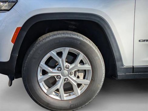 Used 2023 Jeep Grand Cherokee Limited image 9