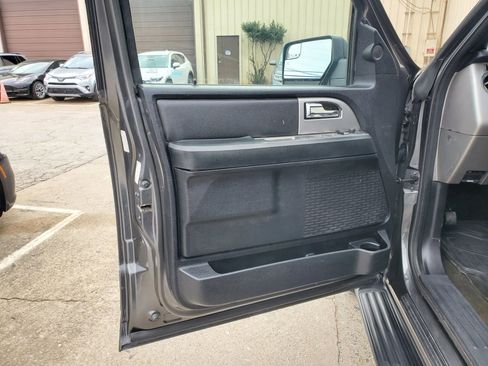 Used 2017 Ford Expedition EL XLT image 14