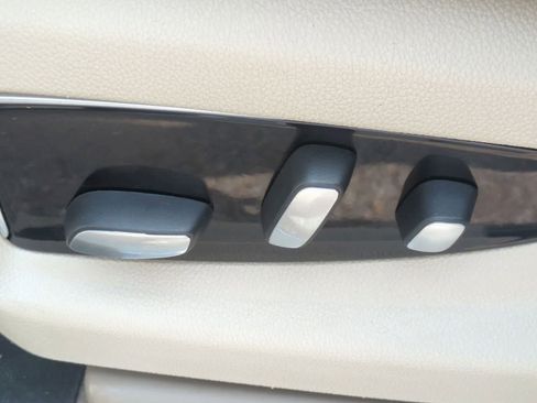 Used 2020 Cadillac Escalade ESV Premium Luxury w/ LPO, Radiant Package image 17