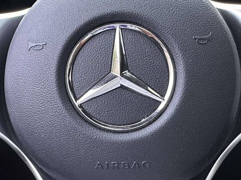 Used 2023 Mercedes-Benz GLB 250 4MATIC image 24