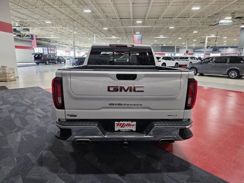 Used 2022 GMC Sierra 1500 SLT w/ SLT Premium Plus Package image 4