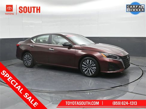 Used 2024 Nissan Altima 2.5 SV image 1