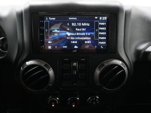 Used 2018 Jeep Wrangler Unlimited Sport S image 18