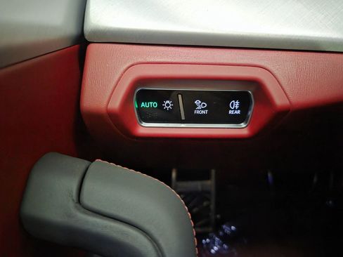 Used 2020 Lamborghini Urus AWD/4WD image 26