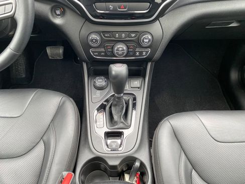 Used 2020 Jeep Cherokee Limited image 13