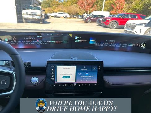 New 2026 Lincoln Nautilus Reserve w/ Jet Appearance Package image 15