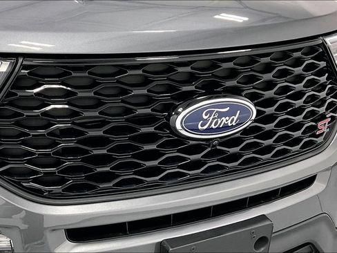 Used 2022 Ford Explorer ST w/ Equipment Group 401A AWD/4WD image 35