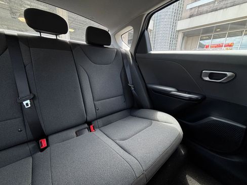 Used 2025 Kia K4 FWD image 37