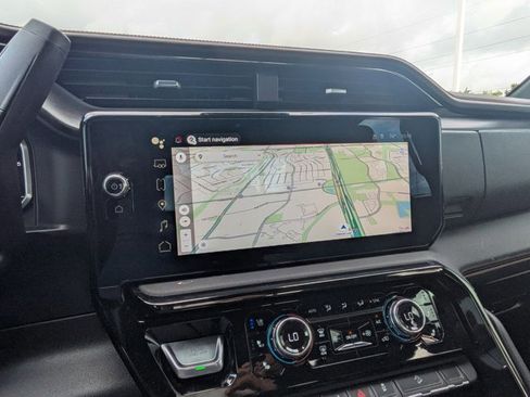 Used 2024 GMC Sierra 2500 AT4 w/ AT4 Premium Plus Package image 11