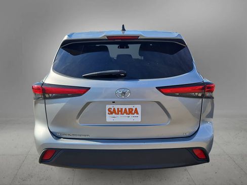 Used 2023 Toyota Highlander LE image 8