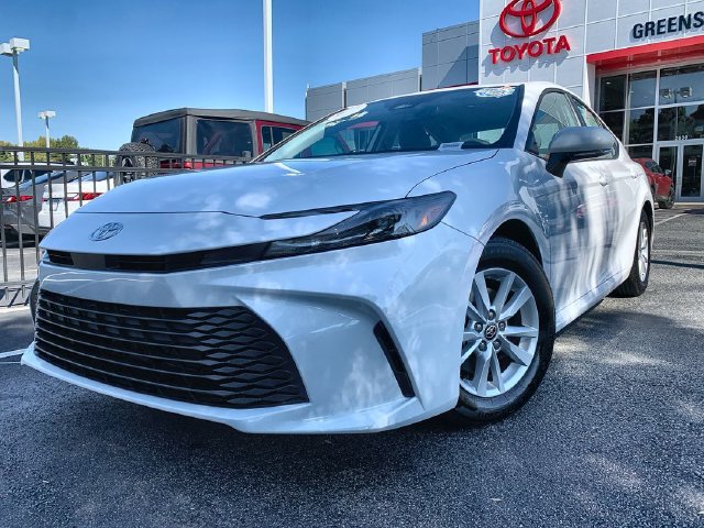 Used 2026 Toyota Camry LE w/ Convenience Package FWD image 4