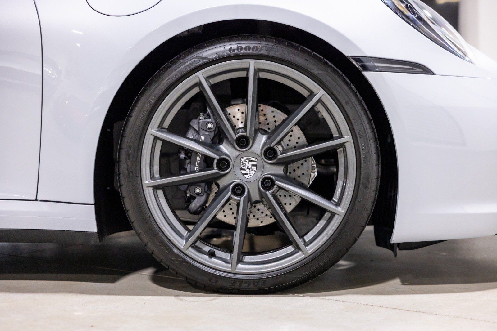 Used 2024 Porsche 911 Carrera T RWD image 24