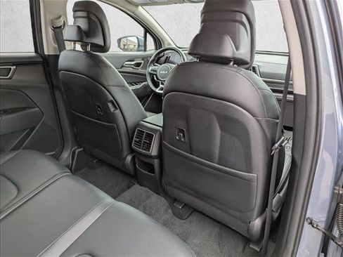 Used 2025 Kia Sportage EX image 26