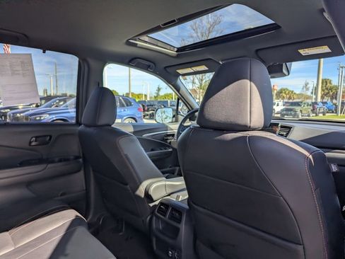 Used 2023 Honda Passport TrailSport image 12