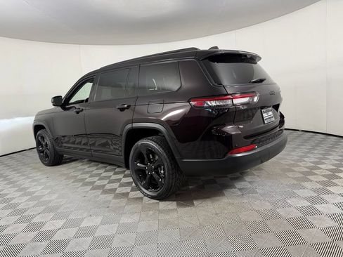 Certified 2023 Jeep Grand Cherokee L Limited w/ Luxury Tech Group II RWD image 9