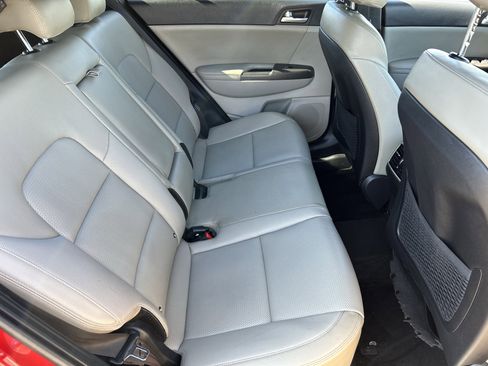 Used 2021 Kia Sportage S image 12