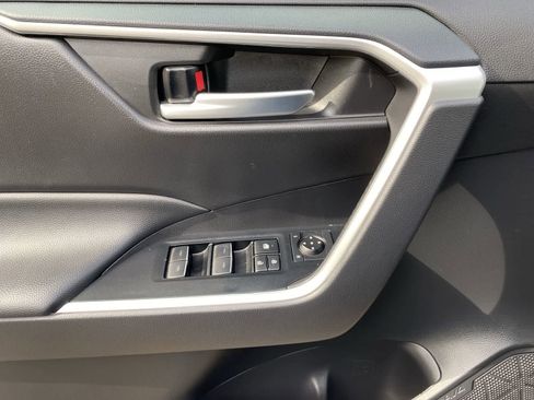Used 2025 Toyota RAV4 XLE AWD/4WD image 18