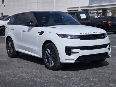 Used 2025 Land Rover Range Rover Sport Dynamic SE image 3