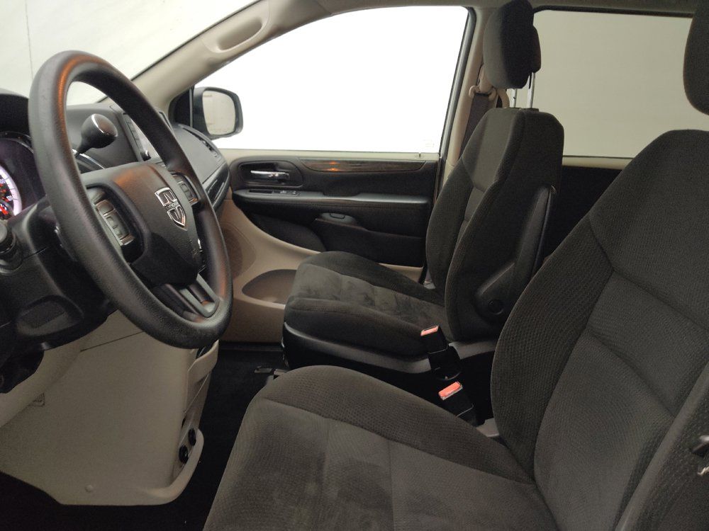 Used 2018 Dodge Grand Caravan SE FWD image 17