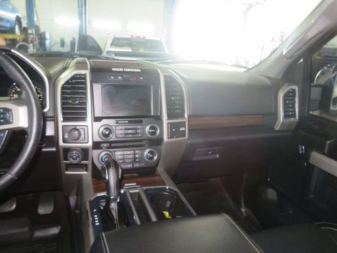 Used 2017 Ford F150 Lariat w/ Equipment Group 502A Luxury image 38