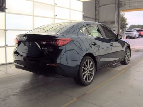 Used 2018 MAZDA MAZDA3 Touring FWD image 2