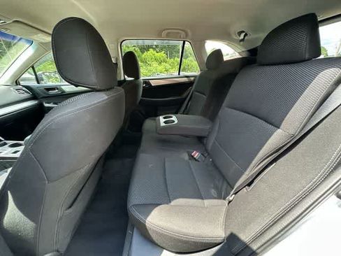 Used 2018 Subaru Outback 2.5i Premium AWD/4WD image 16