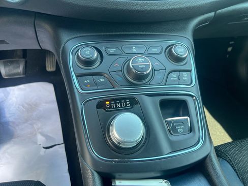 Used 2017 Chrysler 200 S w/ Comfort Group AWD/4WD image 20