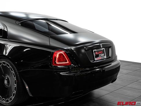 Used 2016 Rolls-Royce Wraith RWD image 15