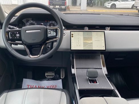 Used 2024 Land Rover Range Rover Evoque Dynamic SE image 9