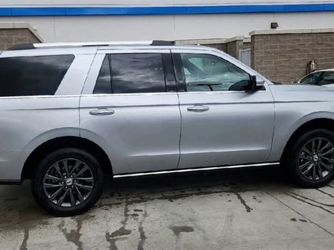 Used 2021 Ford Expedition Limited image 2