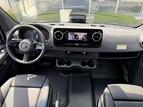 New 2025 Mercedes-Benz Sprinter 2500 image 8