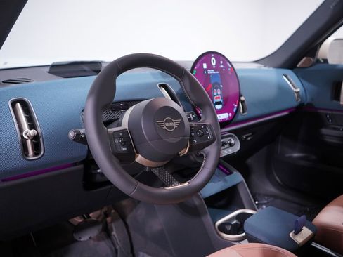 Used 2025 MINI Cooper Countryman SE w/ Comfort Package Max image 6