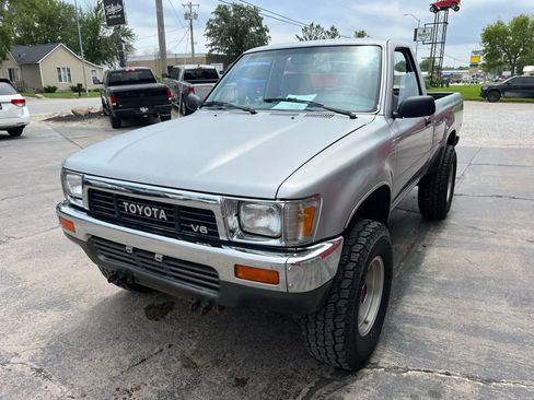 Used 1989 Toyota Pickup Deluxe image 4