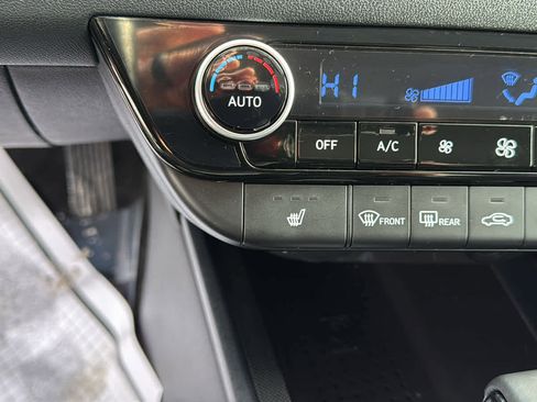 Used 2023 Hyundai Elantra SEL w/ Convenience Package image 19