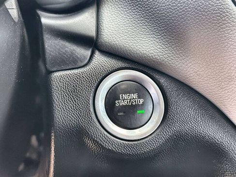 Used 2021 Chevrolet Equinox LS FWD image 16