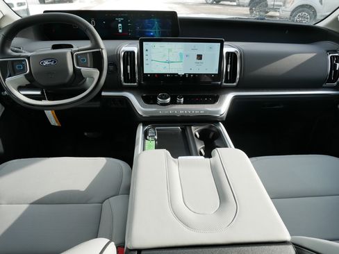 New 2025 Ford Expedition Max Platinum w/ Platinum Ultimate Package image 7