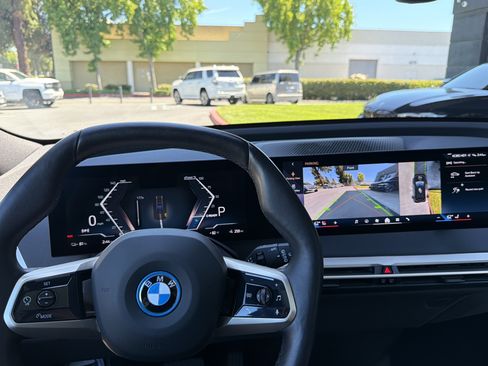 Used 2024 BMW iX xDrive50 w/ Premium Package AWD/4WD image 26