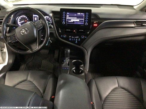 Used 2023 Toyota Camry SE image 10