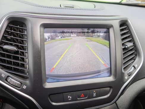 Used 2022 Jeep Cherokee Latitude Lux w/ Mopar Interior Package image 20