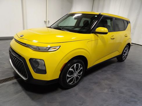 Used 2020 Kia Soul LX FWD image 3