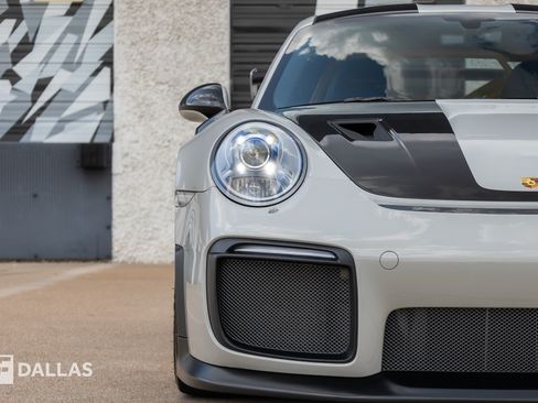 Used 2018 Porsche 911 GT2 RS RWD image 4