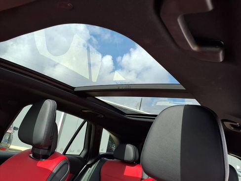 Used 2025 Mercedes-Benz GLC 43 AMG 4MATIC image 10