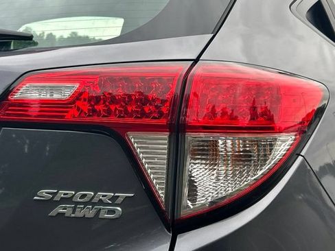 Used 2019 Honda HR-V Sport image 12