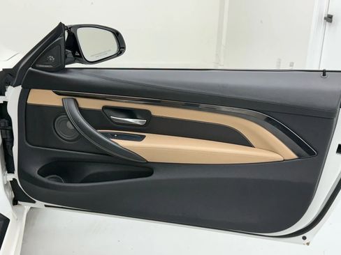 Used 2016 BMW M4 Convertible 2D image 20