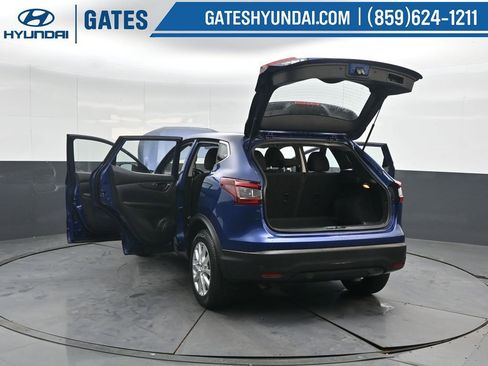 Used 2022 Nissan Rogue Sport S image 49