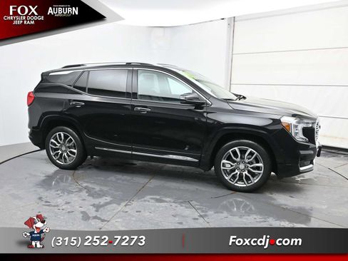 Used 2024 GMC Terrain Denali w/ Denali Premium Package image 15
