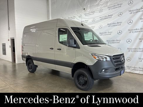 New 2025 Mercedes-Benz Sprinter 2500 image 1