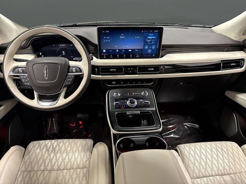 Used 2022 Lincoln Nautilus Black Label w/ Class II Trailer Tow Package image 5