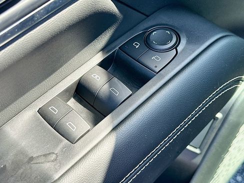 Certified 2025 GMC Terrain Elevation w/ Elevation Premium Package AWD/4WD image 17