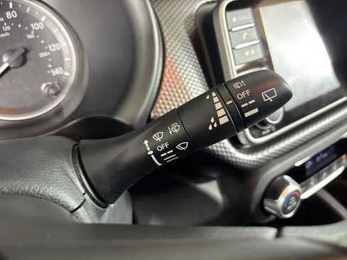 Used 2020 Nissan Kicks SV image 16